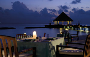 NEOZ kabellose Leuchte little Margarita - Location Bodu Hithi Resort Latitude